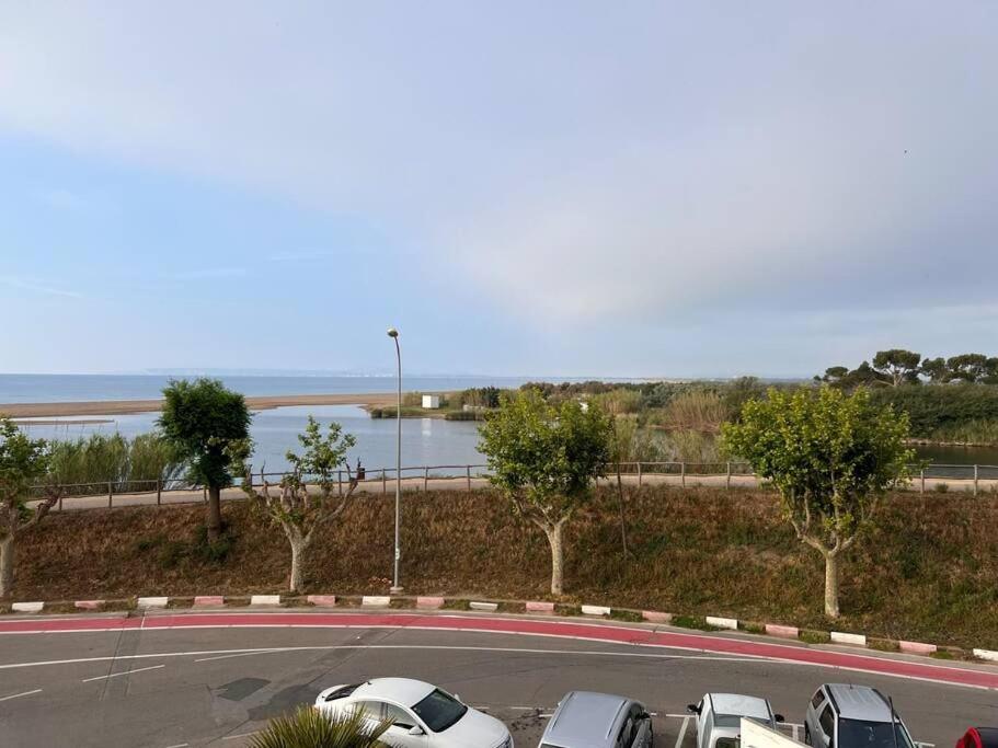 3Apartamento De Tres Habitaciones Empuriabrava Exterior photo