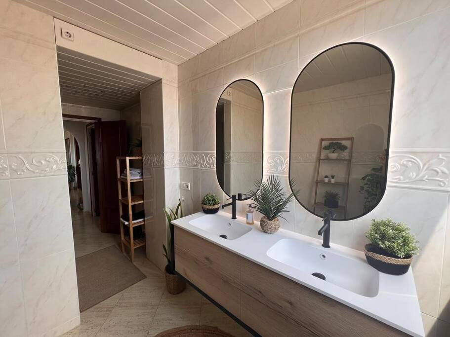 3Apartamento De Tres Habitaciones Empuriabrava Exterior photo